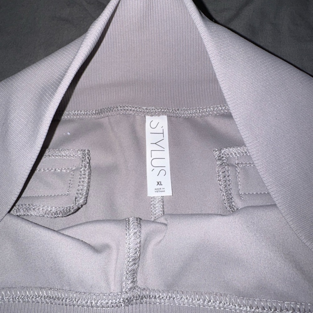 Stylus Gray Cropped Pants